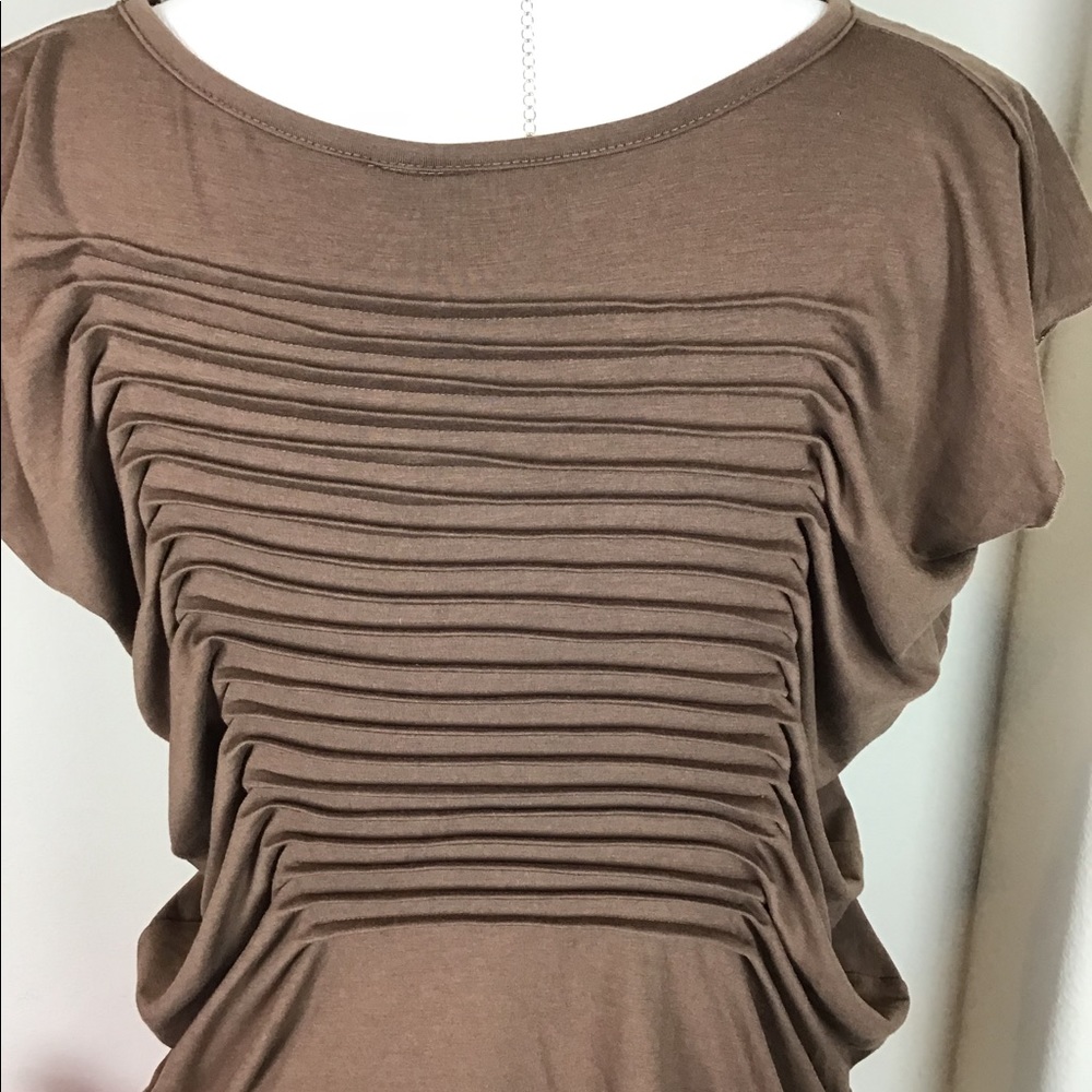 NWT Ethyl Brown Pleated Short Sleeves Top. Size Small - Picture 7 of 9